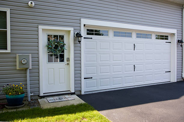 24/7 Emergency Garage Door Panel Replacement experts in Sun Prairie, WI